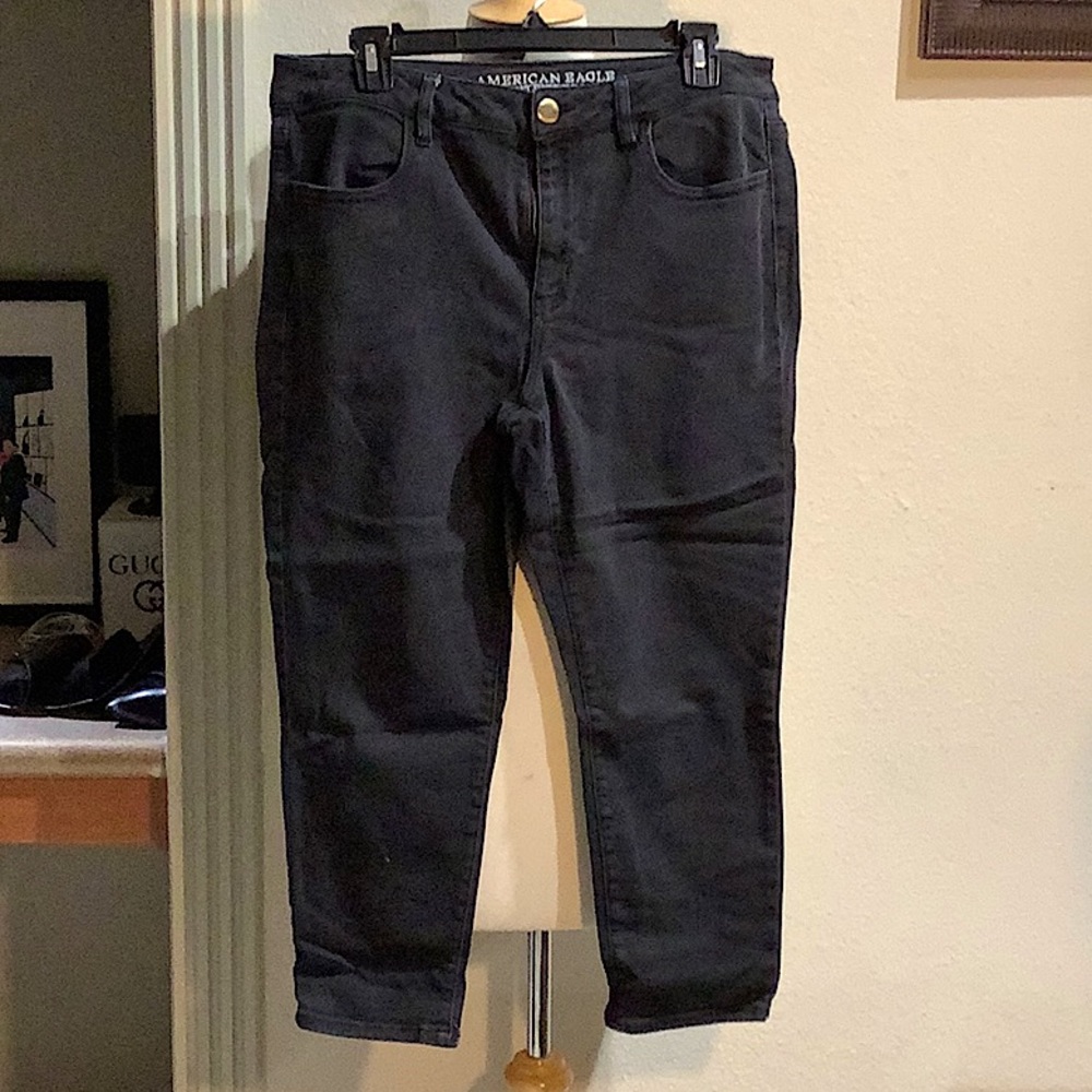 American Eagle black hi-rise jeggings crop